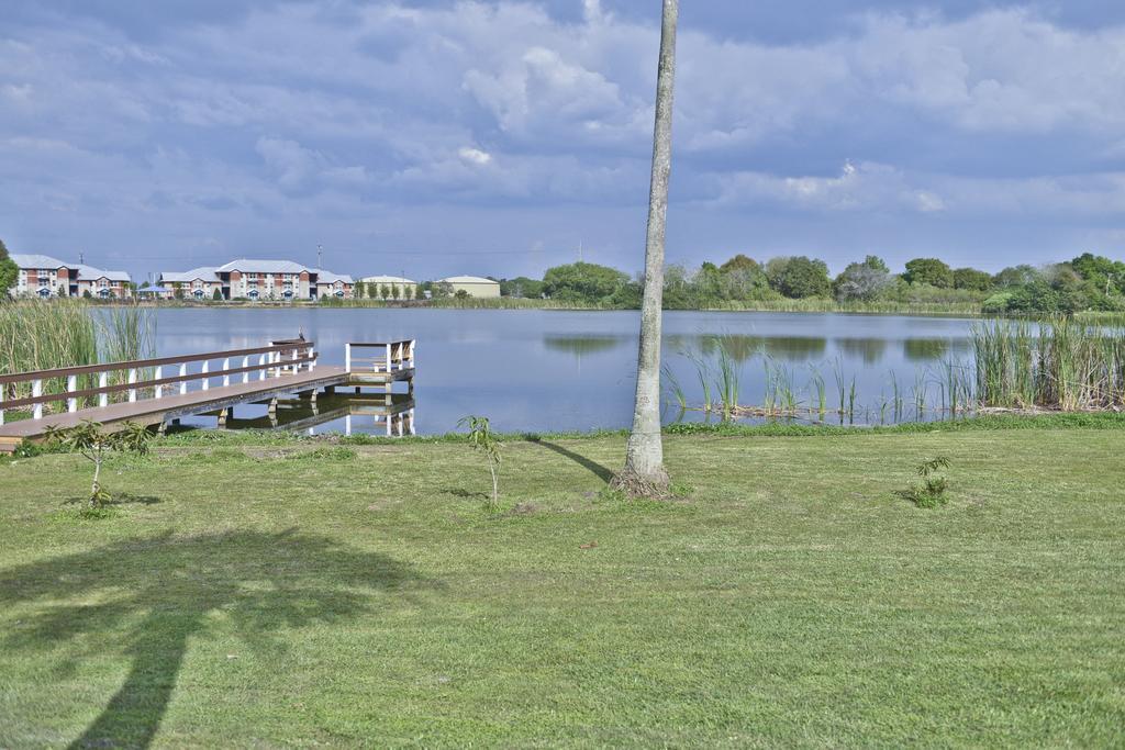 Lake Ida Beach Resort Уинтер-Хейвен Экстерьер фото